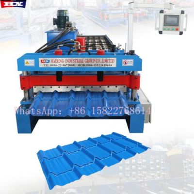 Machine pour onduler les tôles Q-tile